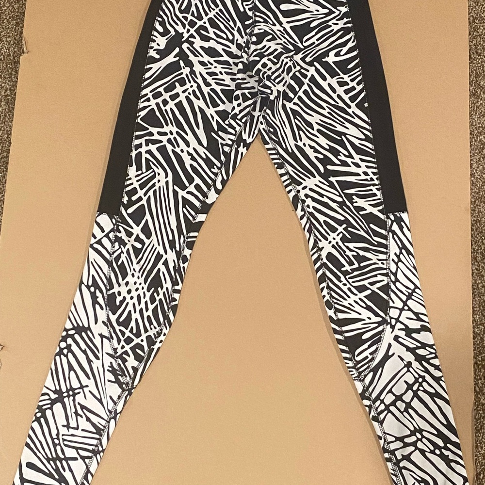 Nike Black and White Patterned Leggings